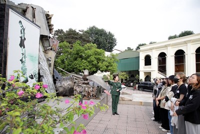 Gallery - 	Nuôi dưỡng và trao truyền lòng yêu nước cho thế hệ trẻ